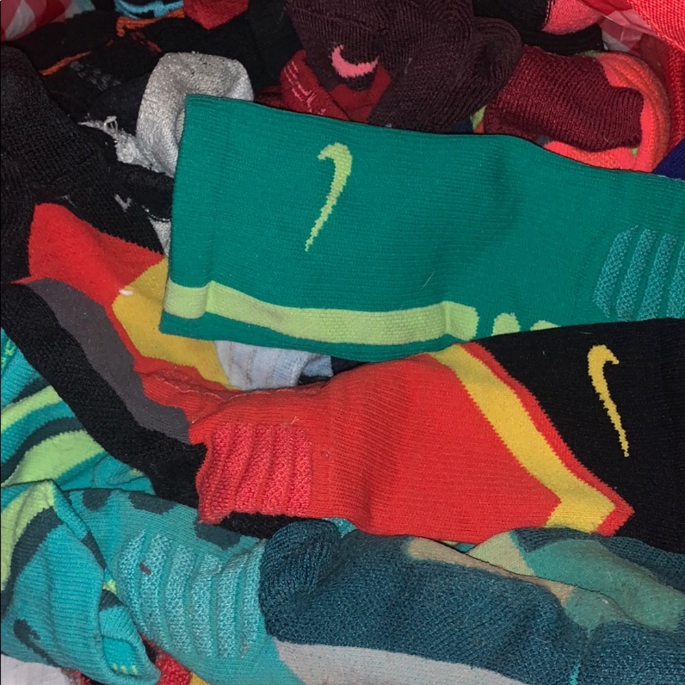 NIKE ELITE SOCK MYSTERY GRAB BAG- 5 PAIRS